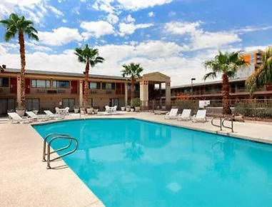 Super 8 By Wyndham Tempe/Asu/Airport Hotel